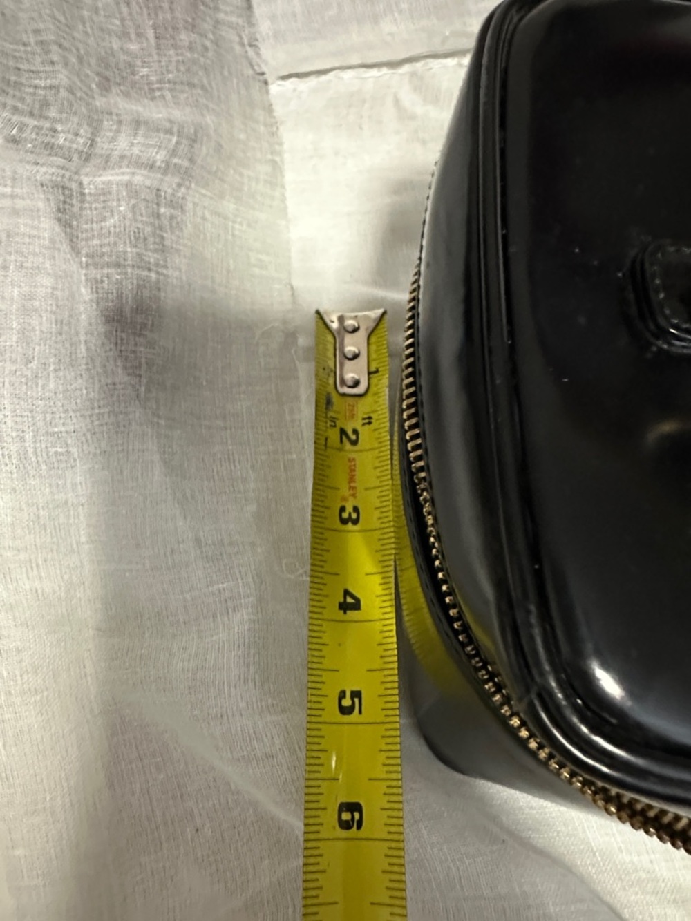 Authentic Gucci Black Patent Leather Vanity Case with Bamboo Zipper Pulls - Picture 13 of 15